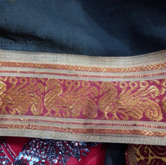 Black cotton saree - Picture 2 of 3